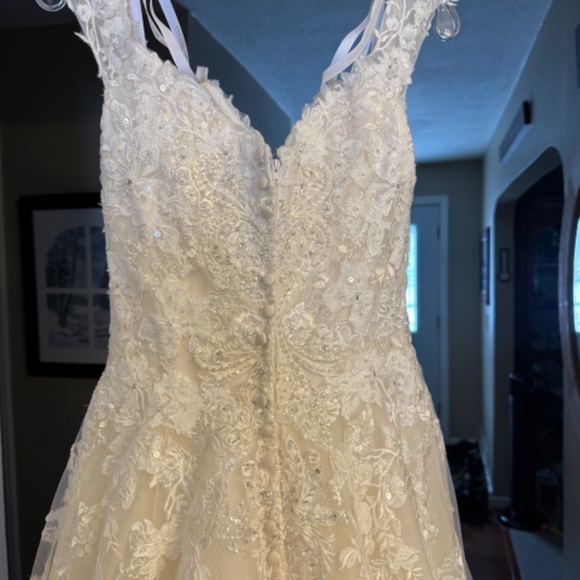 BRAND NEW Allure Bridal Wedding Ball Gown Size 8 - Picture 11 of 13